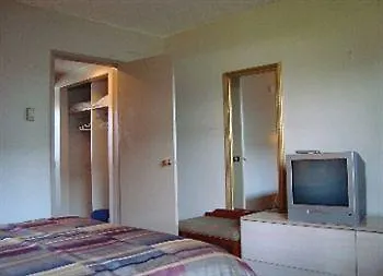 Travellers Inn YYC