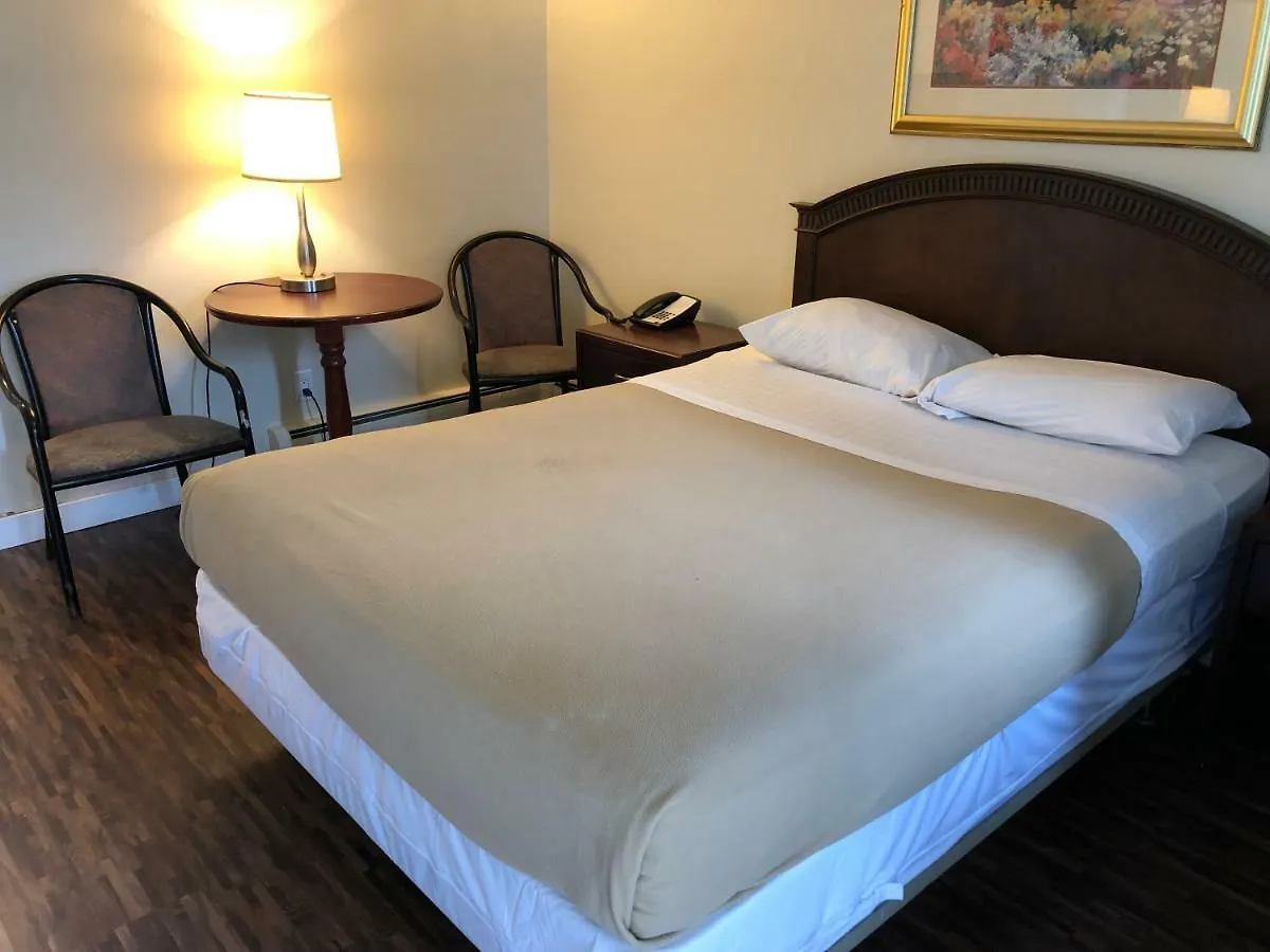 Travellers Inn YYC 2*,