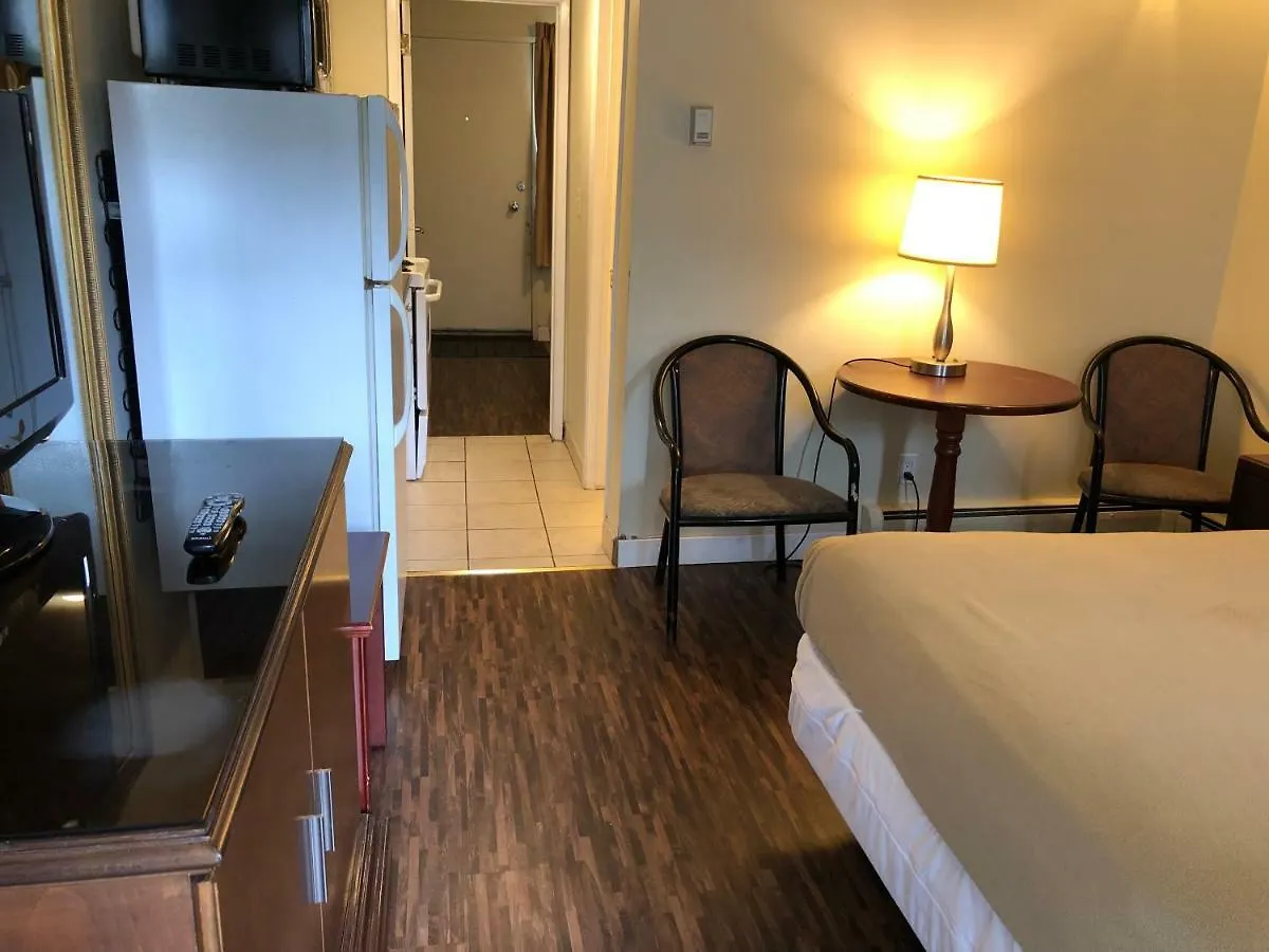 Motel Travellers Inn YYC